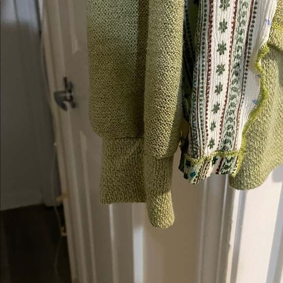 Ces Femme Olive Sweater with Patterned Sleeves - Picture 8 of 11